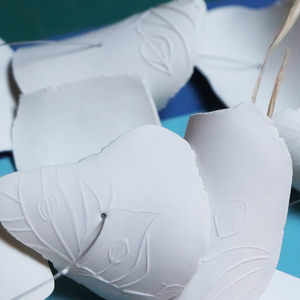 Mobile Porcelaine 7 fils "Boutons"